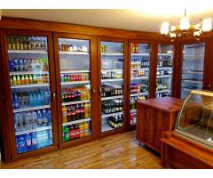 Dimensionăm, producem, instalăm rafturi frigorifice cu fațadă din termopan